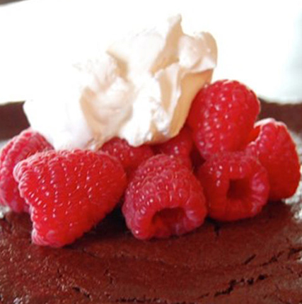 Flourless Chocolate Cake with Yogurt Vanilla Cream